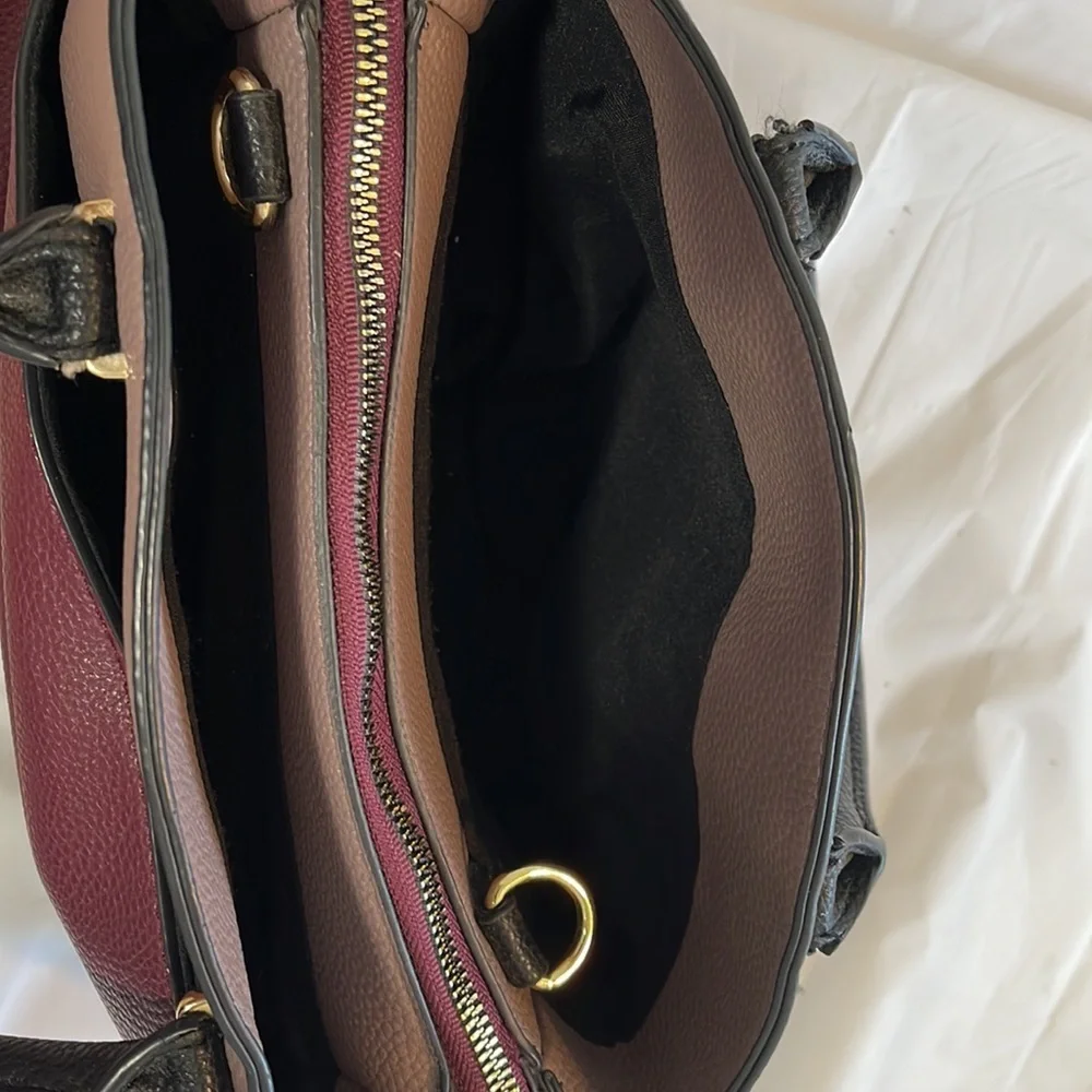 Nanette Lepore burgundy and mauve women’s pocketbook - Picture 4 of 11